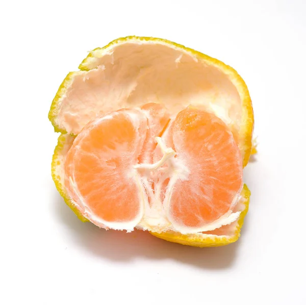 Frutos de mandarina o mandarina aislados en blanco — Foto de Stock