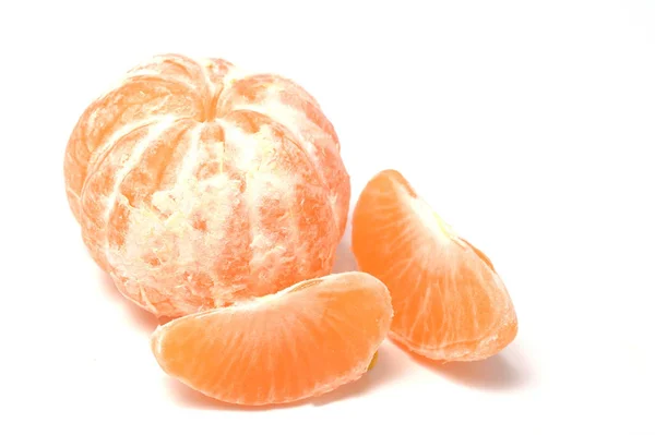Mandarin vagy elszigetelt fehér háttér kivágott mandarin gyümölcs — Stock Fotó