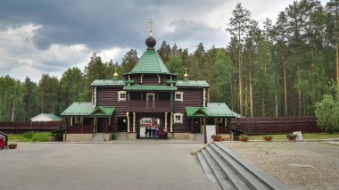 Yekaterinburg, Rusya, Haziran 2017. Proje Rusya'da dolaşıyor. Yer nereye onlar son Rus Çarı Nicholas II ve ailesi gömmek istedim. Ahşap kilise