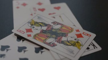 iskambil kartları paketi ilgili