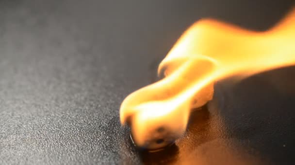 Kocka tűz absztrakt zár megjelöl lassú mozgás hd felvétel — Stock videók