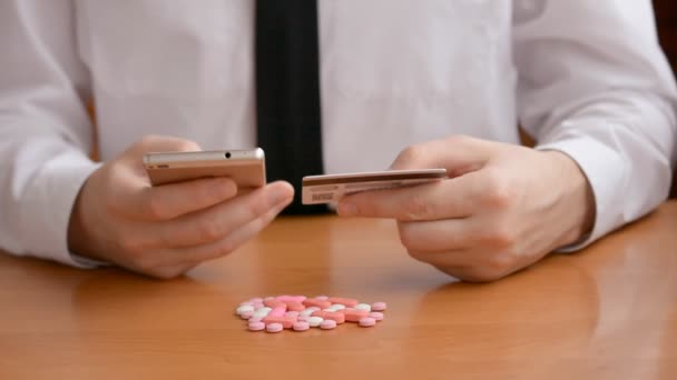 Farmacia Client Pay Drugs con carta di credito e telefono — Video Stock