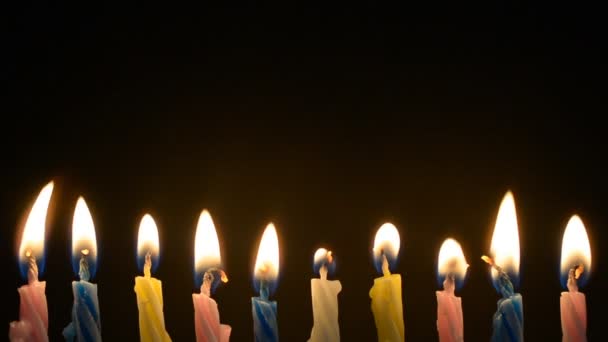 燃烧的生日蜡烛 — 图库视频影像