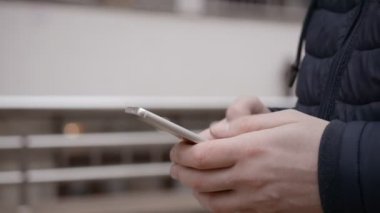 Erkek eller hızlı SMS mesajı yazma