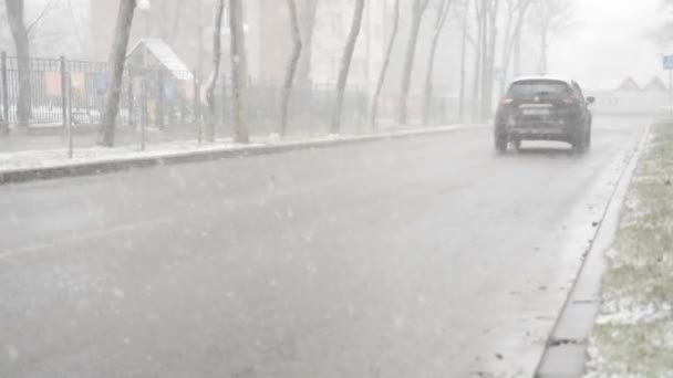 Neve pesada na cidade — Vídeo de Stock