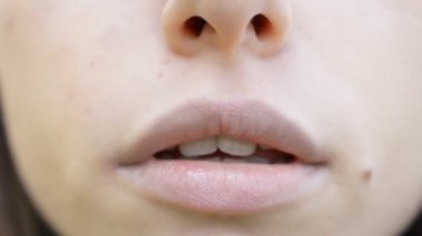 Dişi Dudaklar Yaklaş