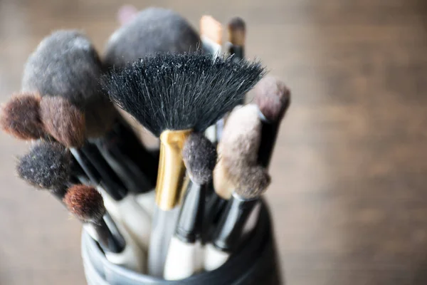 Los Cosméticos Femeninos Juego Los Pinceles Maquillaje —  Fotos de Stock
