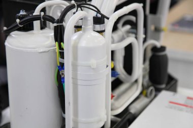 Yat kliması kapalı, alıcılar boru hattında.