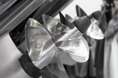 Çifte motorlu motorda eş eksenli paslanmaz çelik tekne pervaneleri