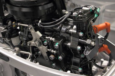 Kapsül kapağı olmadan iki vuruş dış tekne motoru.
