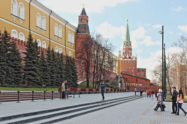 Moskou Rusland 2017 Toeristenvolk Alley Met Herdenkingsborden Voor Helden Van — Stockfoto