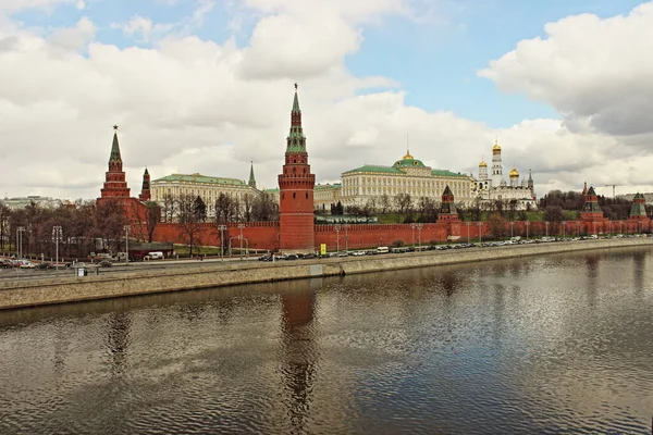 Moskou Rusland 2017 Moskou Kremlin Aan Rivier Moskou Achtergrond Uitzicht — Stockfoto