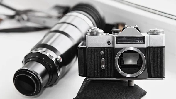 Old Photo Equipment Vintage Slr Film Camera Body Large Lens — Stock Photo, Image