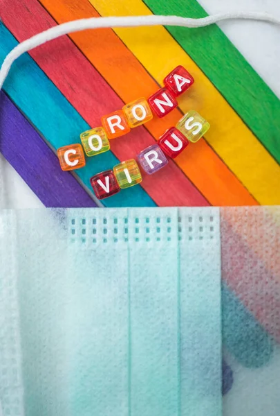Palabra Colorida Corona Virus Cubo Alfabeto Inglés Sobre Fondo Colorido —  Fotos de Stock