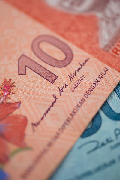 Malezya ringgit banknotlarının Malezya para birimi. 10 ringgit notun kağıt parasıyla yakın plan çekiliş. Mali konsept.