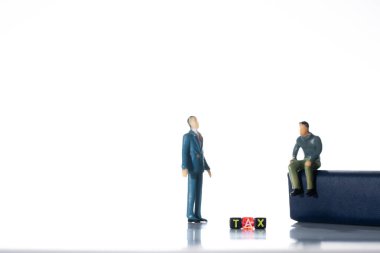 Minyatür insanlar: Düz / beyaz arkaplan ile kelime bloğu 