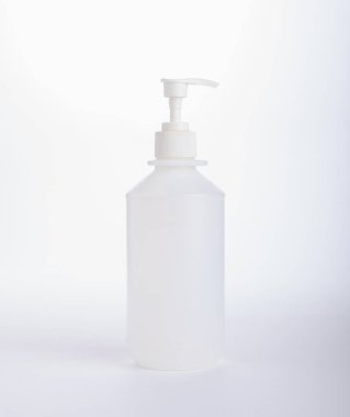 El dezenfektanı beyaza izole edilmiş.