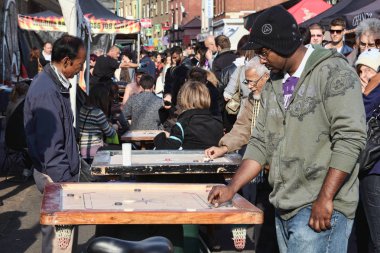 Brick Lane bir piyasa ahır Corrom masa oyunu