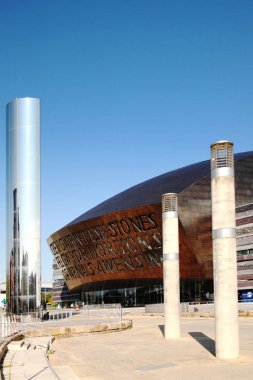 Wales Millennium Centre ve su kulesi, Cardiff