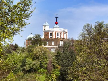 Londra, İngiltere, 19 Nisan 2009: Octagon oda artık bir müze ve popüler ziyaretçi cazibe olan onun kırmızı zaman topu ile Greenwich Kraliyet Gözlemevi