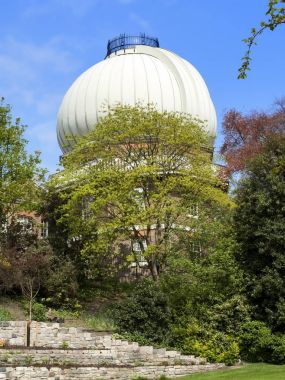 Londra, Ingiltere, Nisan 19, 2009: Greenwich Kraliyet Gözlemevi şimdi bir müze ve popüler bir ziyaretçi cazibe