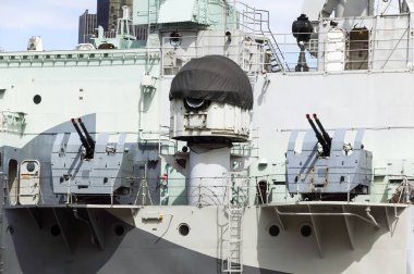 Londra, İngiltere, 30 Temmuz 2009: Hms Belfast Dünya Savaşı savaş gemisi şimdi yüzen bir müze ve popüler ziyaretçi cazibe olan Thames Nehri üzerinde