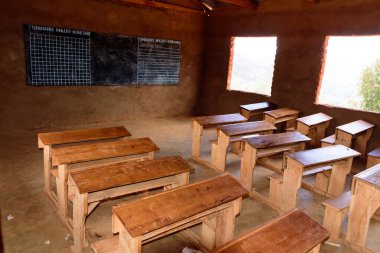 Usambara Dağları 'ndaki ilkokul, Doğu Afrika' daki yürüyüş gezisi, Ağustos 2017, Kuzey Tanzanya