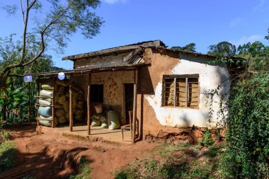 Usambara Dağları 'ndaki mahsul depolama evi, Doğu Afrika, Ağustos 2017, Kuzey Tanzanya