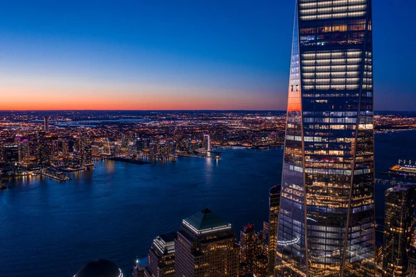 纽约的空中景观曼哈顿的天际线 黄昏时只有一个世界贸易中心 — 图库照片