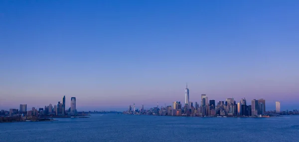 New York City Panorama Městskými Mrakodrapy Hudson River Při Západu — Stock fotografie