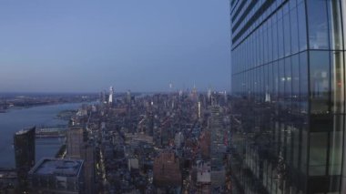 4K Hava Görüntüleri: New York Skyline Alacakaranlık, Manhattan Finans Bölgesi