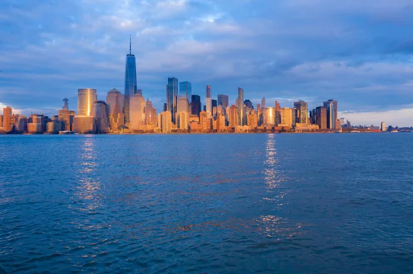 Аэрофотосъемка Нью Йоркского Манхэттена Показывающая Реки Гудзон Финансовый Район Манхэттена — стоковое фото