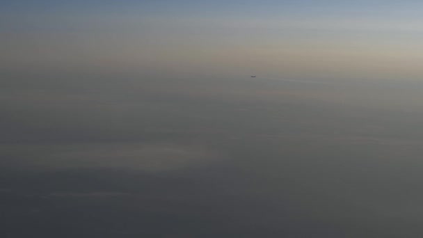 Cloudsview desde la ventana del avión — Vídeos de Stock