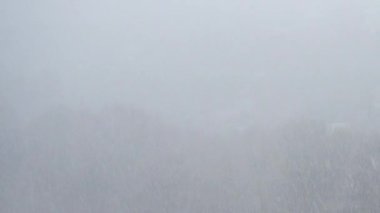 Kışın kar fırtınası.