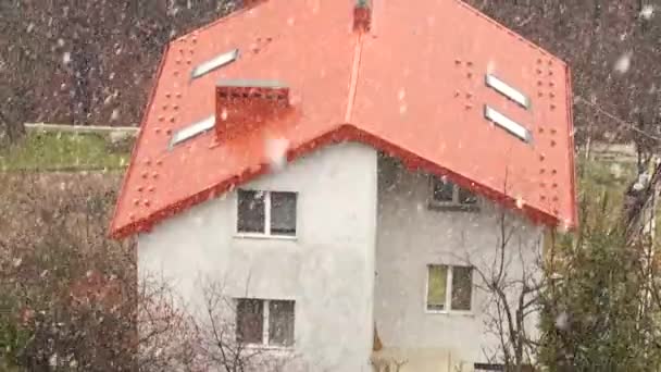 Huis Sneeuw Het Sneeuwt — Stockvideo