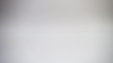 Limonun düşüşü. Yavaş çekim.