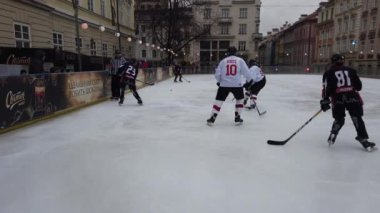 Lviv, Ukrayna - 23 Şubat 2020: Kanada silahlı kuvvetleri temsilcileri ile Lviv 'deki 