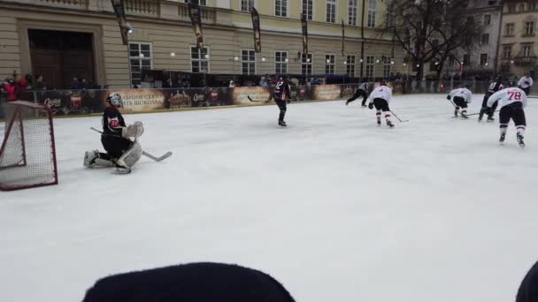 Lviv Oekraïne Februari 2020 Hockeywedstrijd Tussen Vertegenwoordigers Van Strijdkrachten Van — Stockvideo