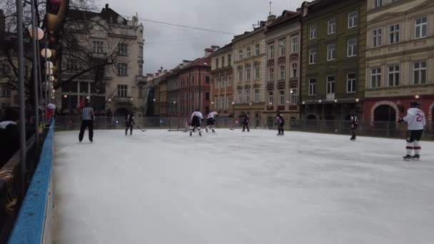 Lviv Oekraïne Februari 2020 Hockeywedstrijd Tussen Vertegenwoordigers Van Strijdkrachten Van — Stockvideo