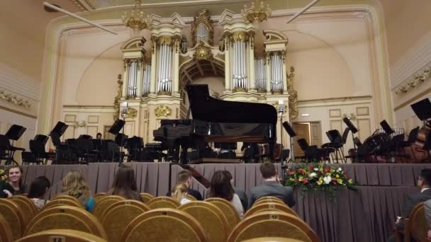 Lviv Ukraine Februar 2020 Zuschauer Der Philharmonie Vor Dem Konzert — Stockvideo