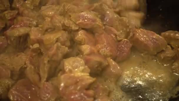 Preparação Carne Bovino Panela Ferro Fundido — Vídeo de Stock