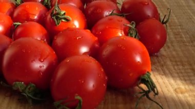 Cherie 'nin domatesleri. Harekette çekim..