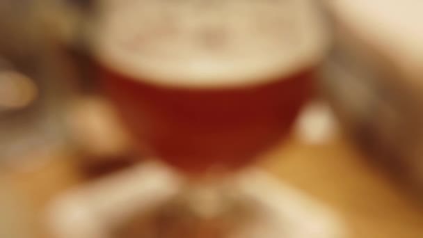 Birra Bicchiere Sparatoria Macro — Video Stock