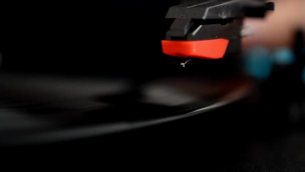 Vinylový Gramofon Jehla Vinylovém Záznamu — Stock video