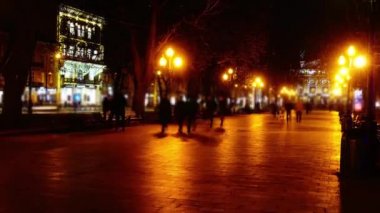 Gece Bulvarı 'ndaki insanların hareketleri. Zaman aşımı.