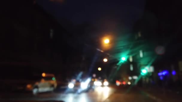 Tráfego Carros Nas Ruas Cidade Noturna Fora Foco — Vídeo de Stock