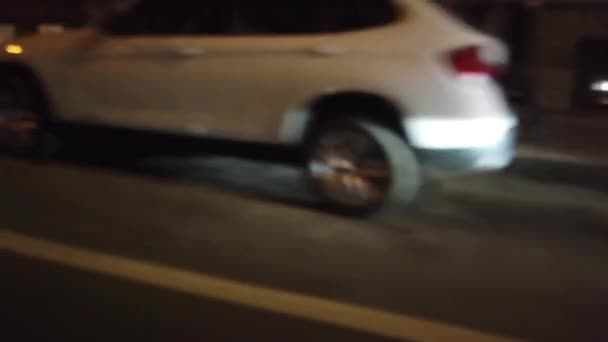 Tráfego Carros Nas Ruas Cidade Noturna Fora Foco — Vídeo de Stock