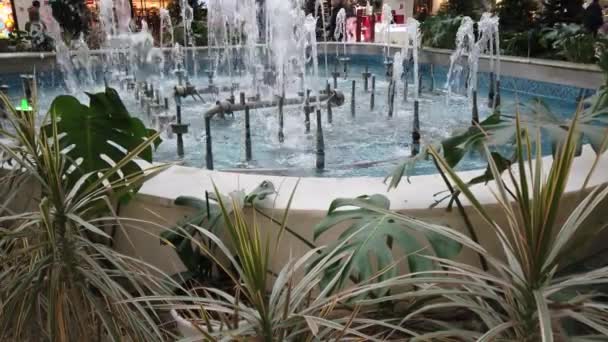 Fuente Centro Comercial Fuente Con Iluminación — Vídeos de Stock