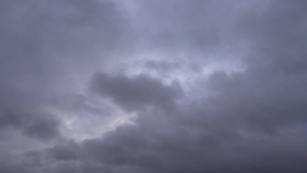Tir de nuages. Mouvement des nuages .