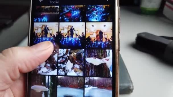 Lviv Ucraina Dicembre 2019 Visualizza Modifica Foto Nello Smartphone — Video Stock